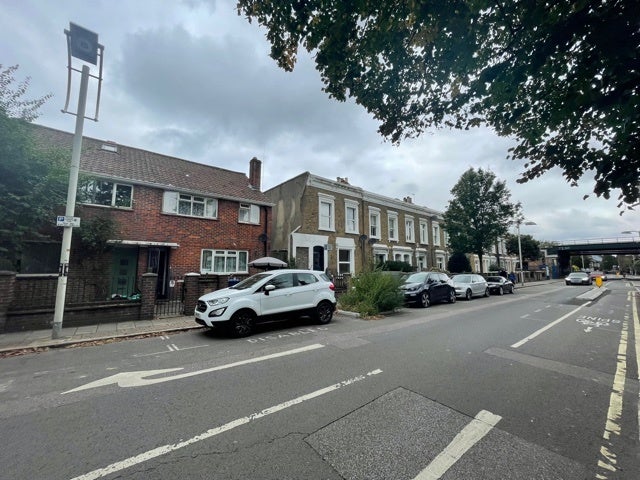 House Bellenden Road in Greater London