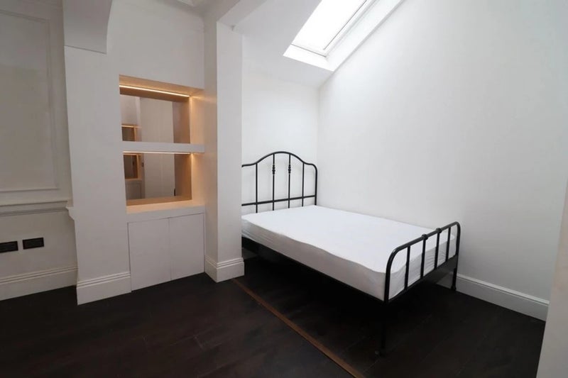 Room Mount Nod Road in Greater London