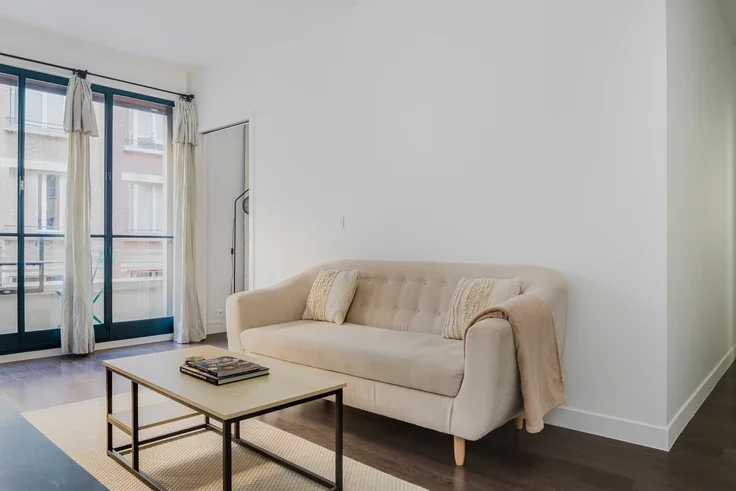 Appartement Square Emmanuel Chabrier à Paris