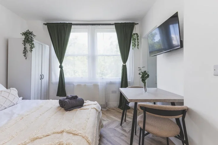 Flat Kelvin Road in Greater London