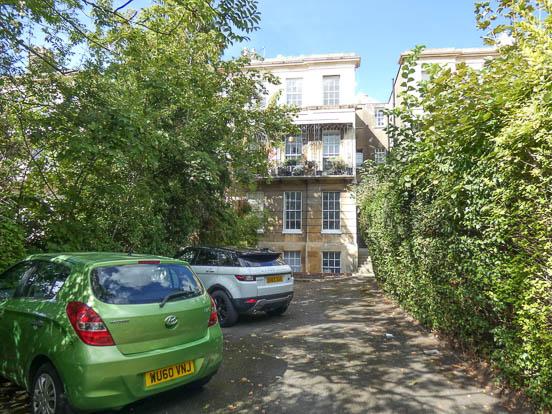 Flat Lansdown Place in Cheltenham