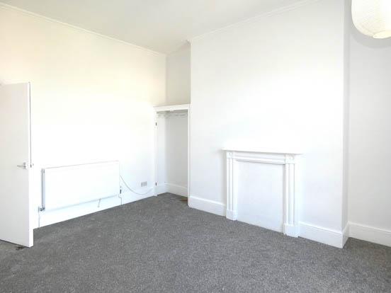Flat Lansdown Place in Cheltenham