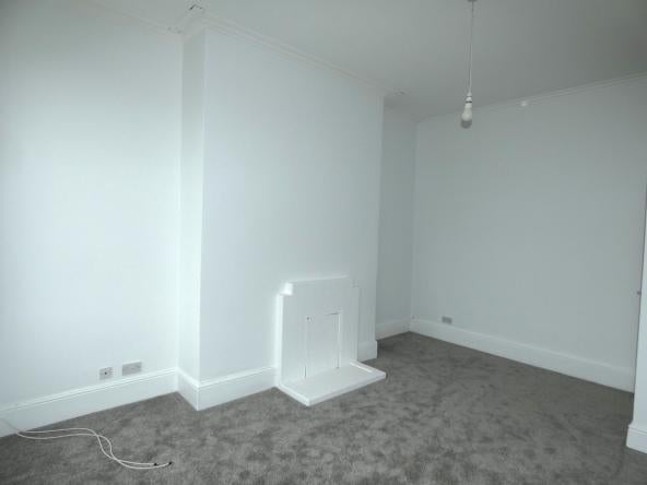 Flat Lansdown Place in Cheltenham