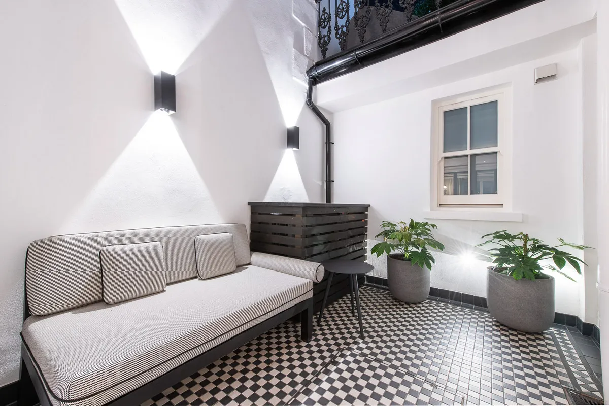 Flat Prince of Wales Terrace in Greater London