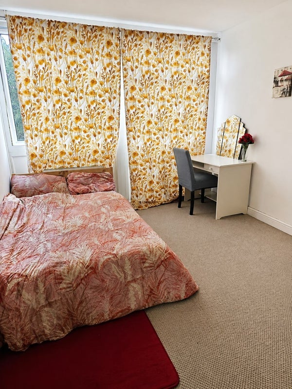 Room Belvoir Close in Greater London