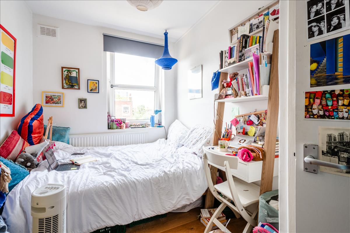 Flat Jacaranda Grove in Greater London