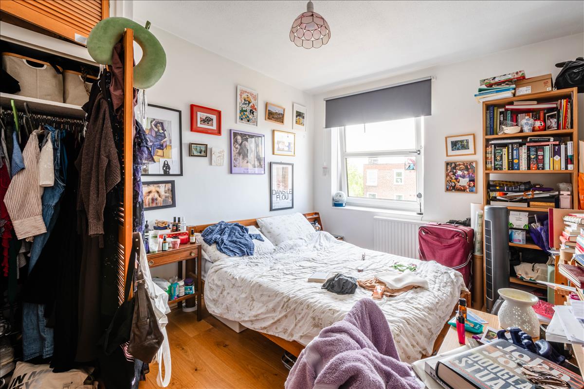 Flat Jacaranda Grove in Greater London