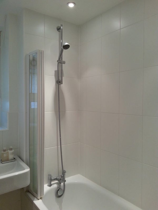 Room Wandsworth Road in Greater London