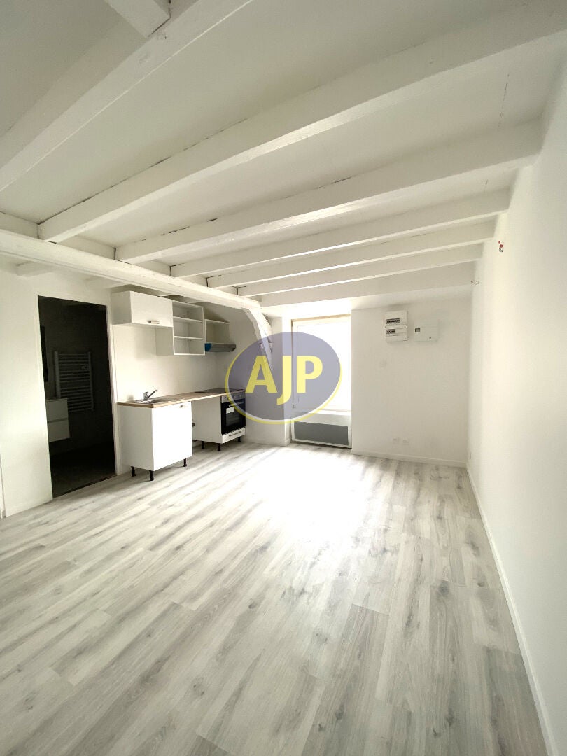 Flat Allée de La Table in La Ferté-Saint-Aubin