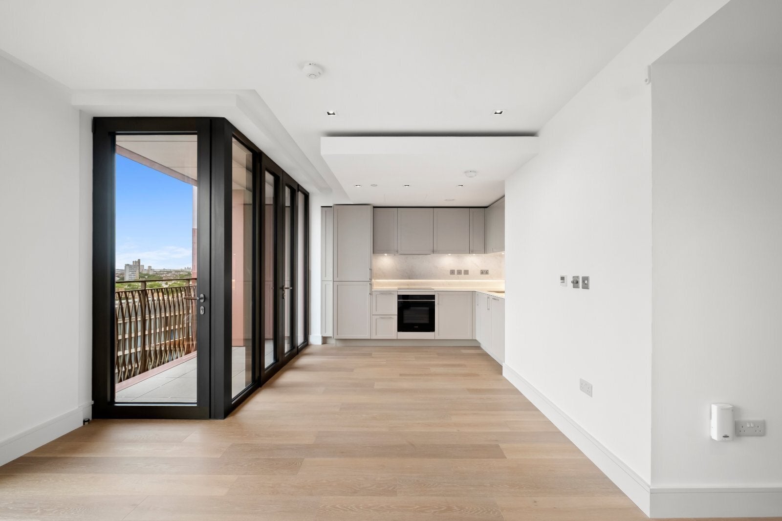 Flat Harrow Road in City of Westminster