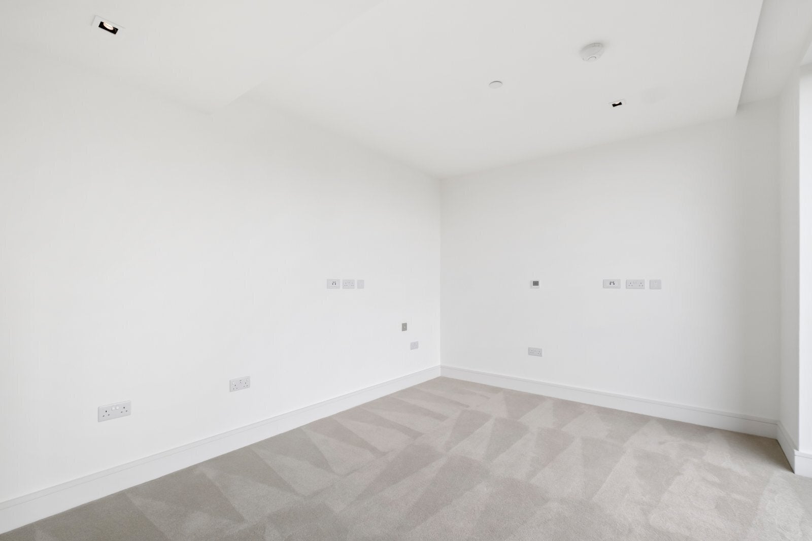 Flat Harrow Road in City of Westminster