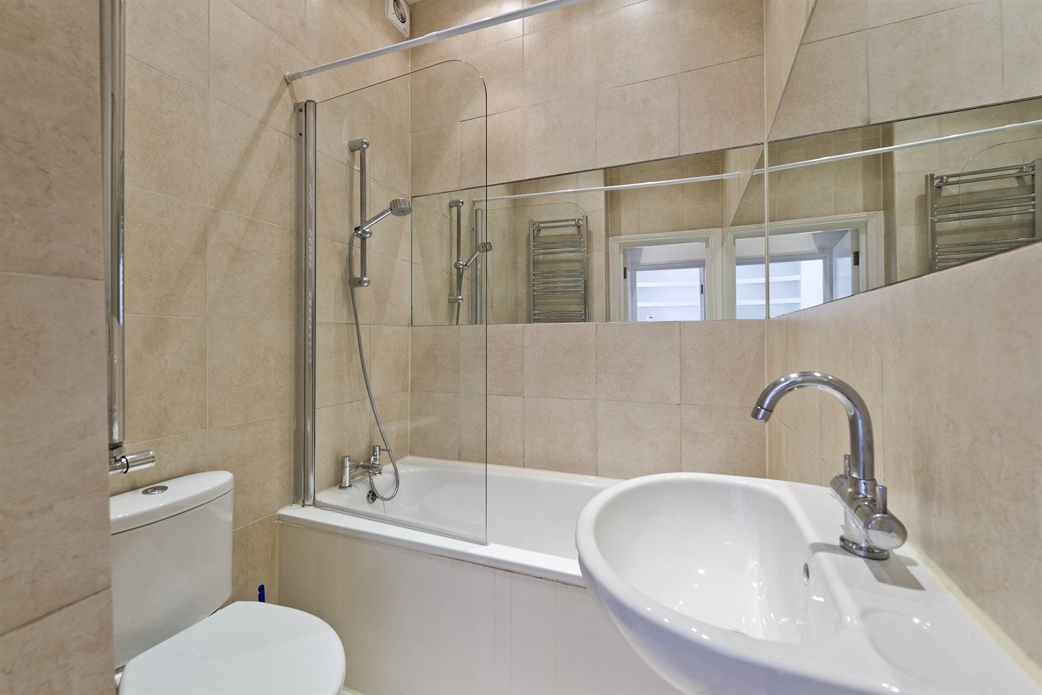 Flat Hormead Road in City of Westminster