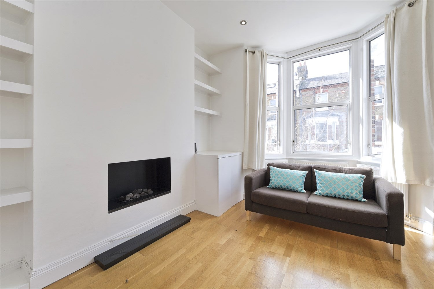 Flat Hormead Road in City of Westminster