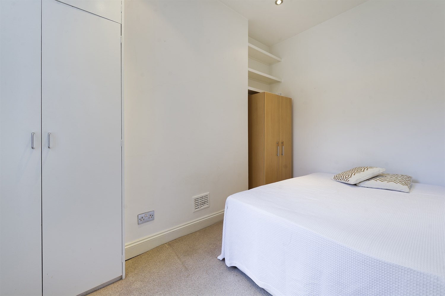 Flat Hormead Road in City of Westminster