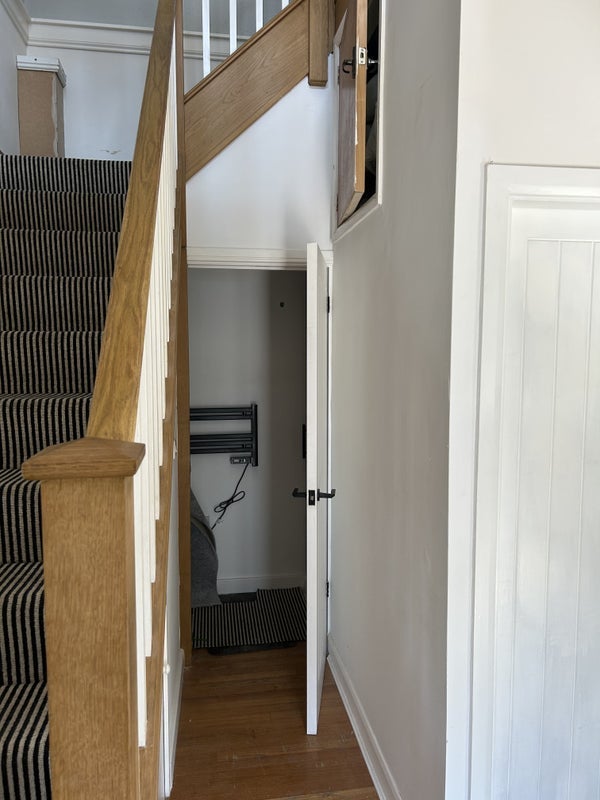 Room Deanshill Close in Stafford