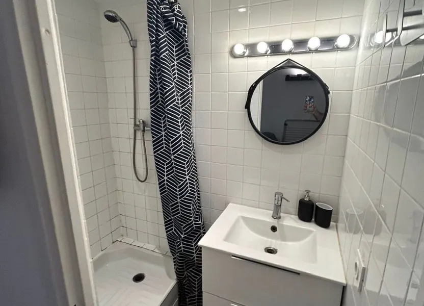 Flat Rue du Château Landon in Paris
