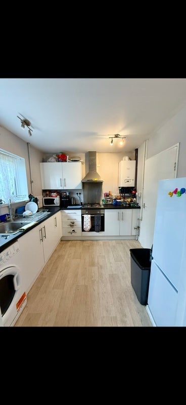 Room Oliver Road in Stoke-on-Trent