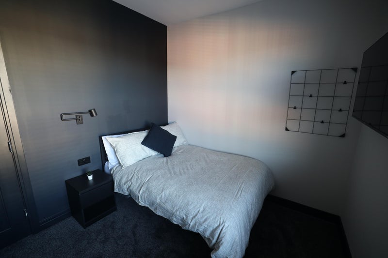 Room Wooler Road in Leeds