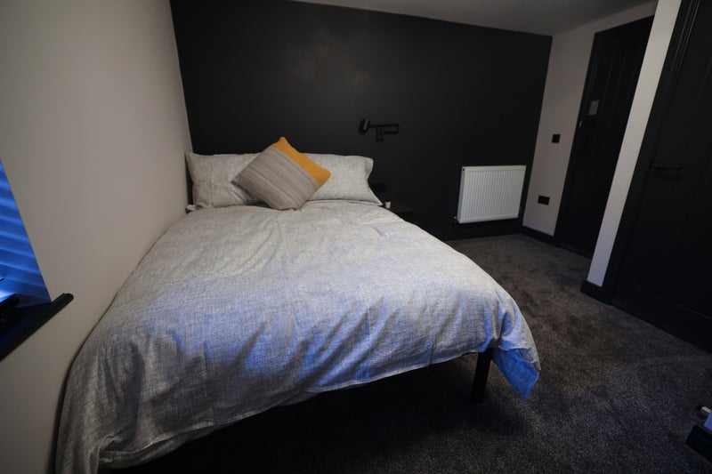 Room Wooler Road in Leeds