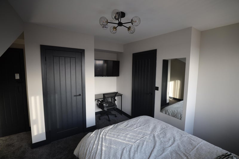 Room Wooler Road in Leeds