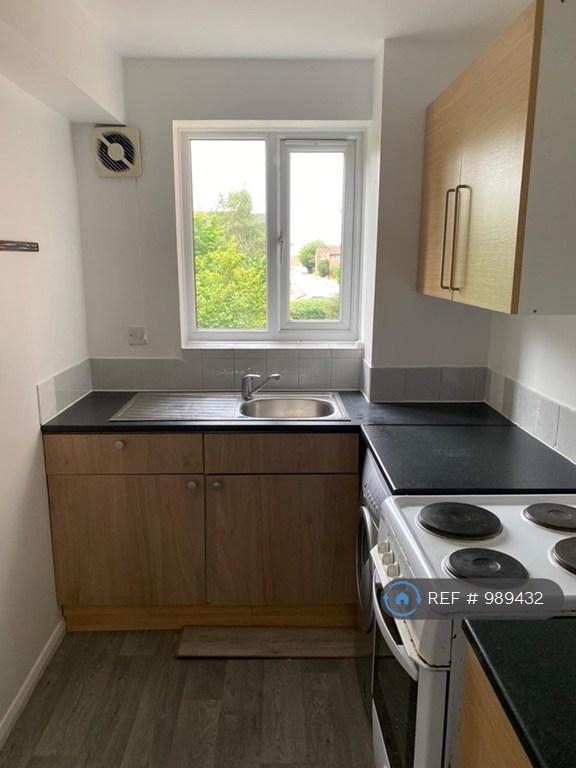 Flat Jack Clow Road in Greater London
