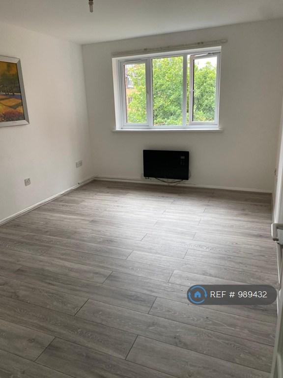 Flat Jack Clow Road in Greater London