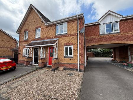 House Middle Close in South Derbyshire