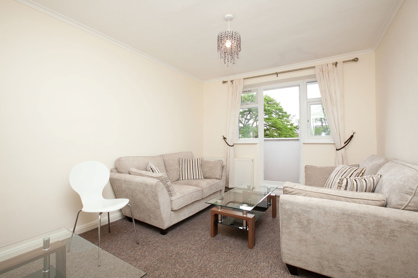 Flat Wilton Road in Greater London