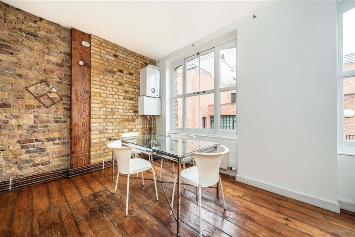 Flat Christina Street in Greater London