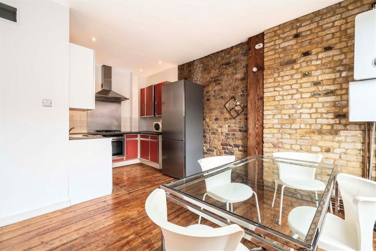 Flat Christina Street in Greater London