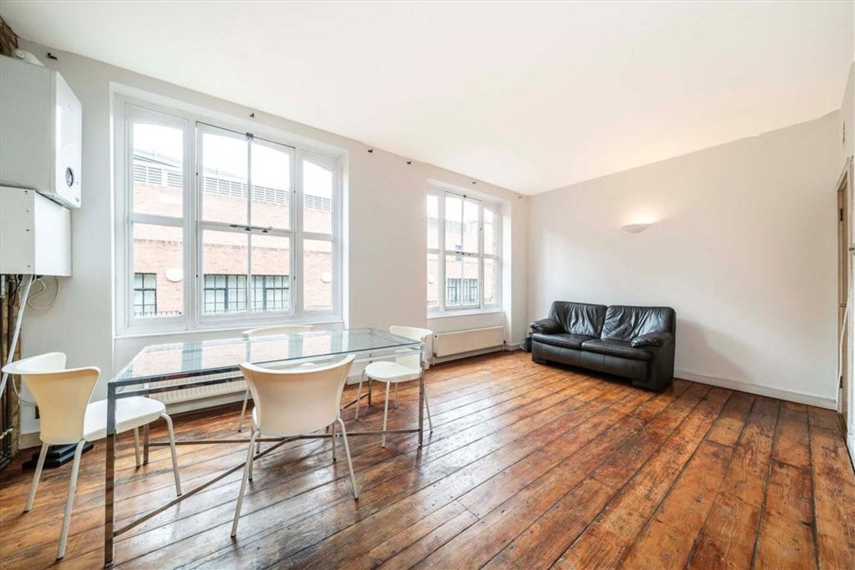 Flat Christina Street in Greater London