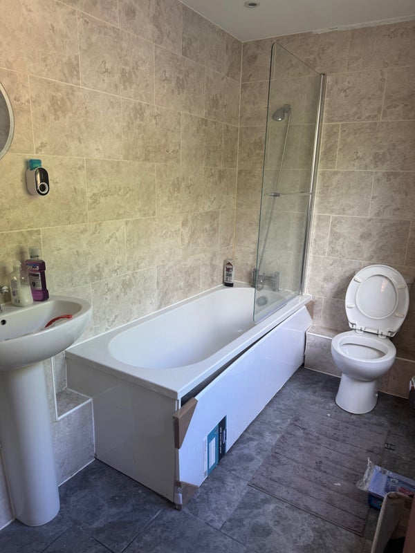 Room Creswell Drive in Greater London