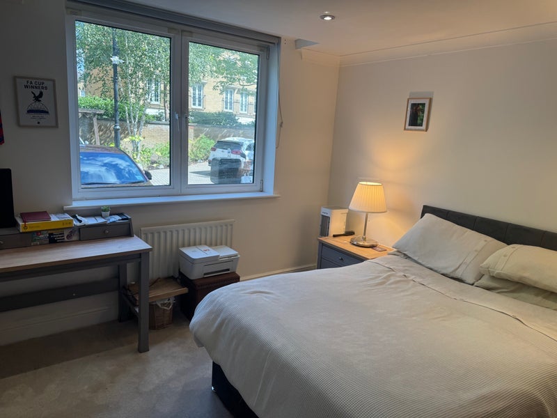 Room Creswell Drive in Greater London