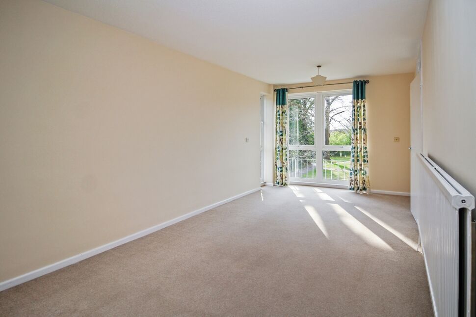 Flat Weyhill Road in Test Valley