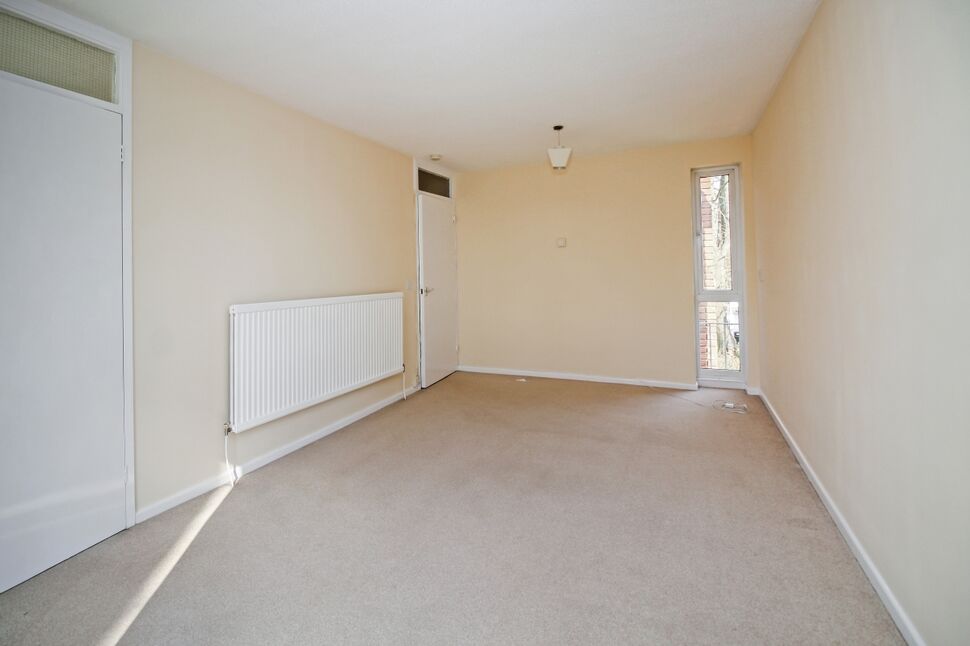 Flat Weyhill Road in Test Valley