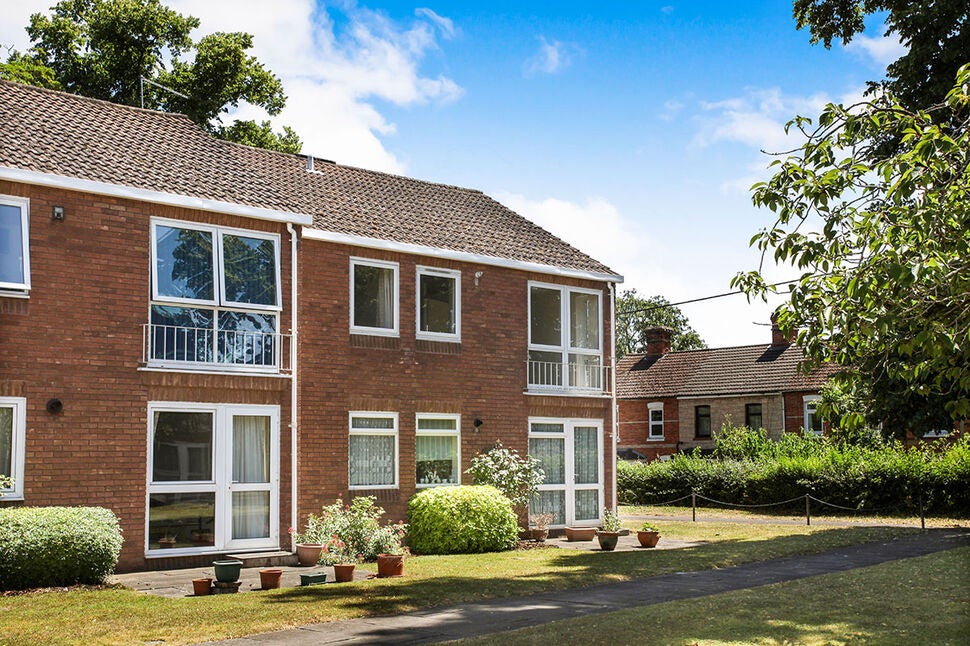 Flat Weyhill Road in Test Valley