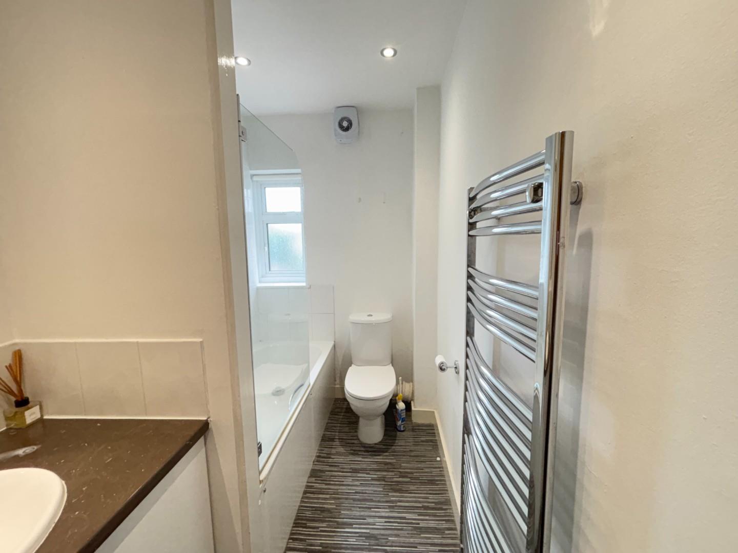 Flat Croxted Road in Greater London