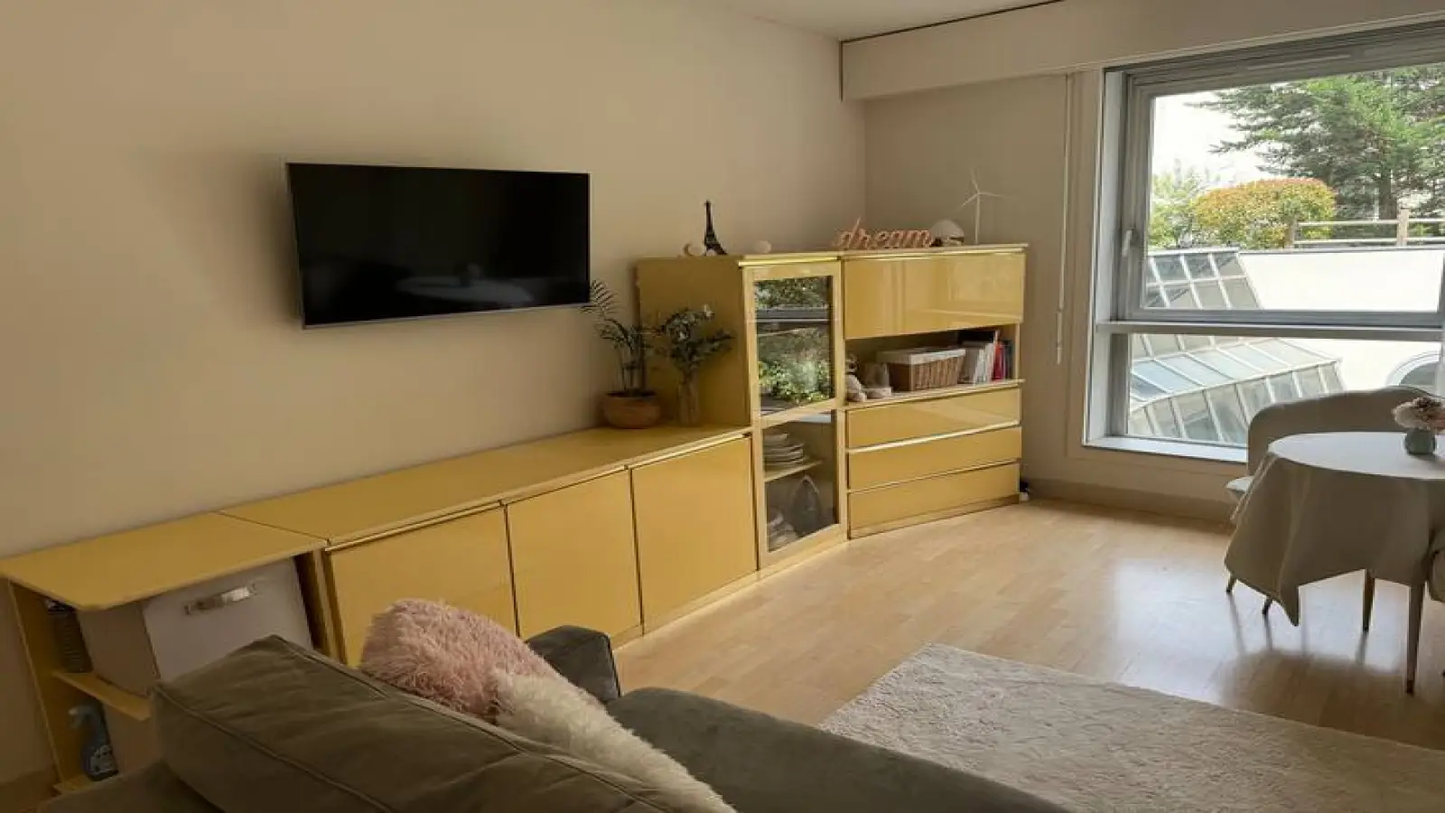 Appartement Avenue Pierre-Iᵉʳ-de-Serbie à Paris