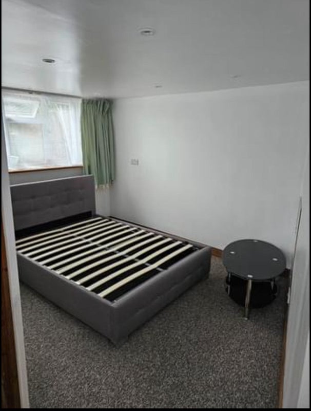 Room Fern Drive in Burnham