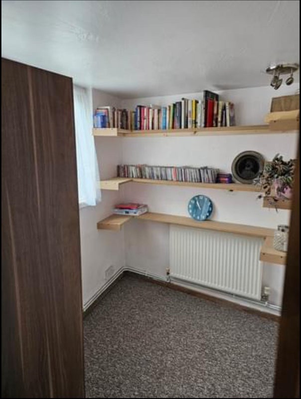 Room Fern Drive in Burnham