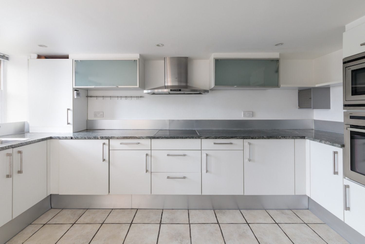 Flat Thackeray Road in Greater London