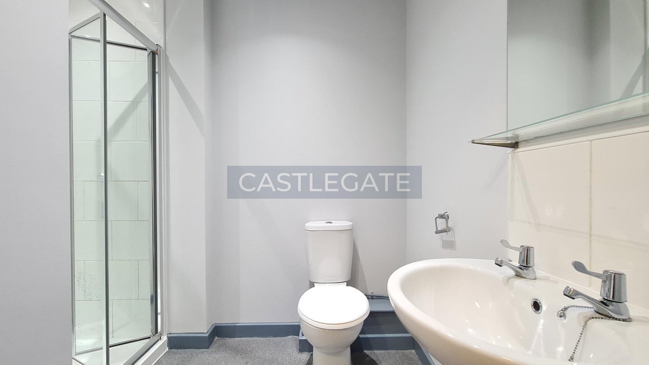 Room Threadneedle Street in Kirklees