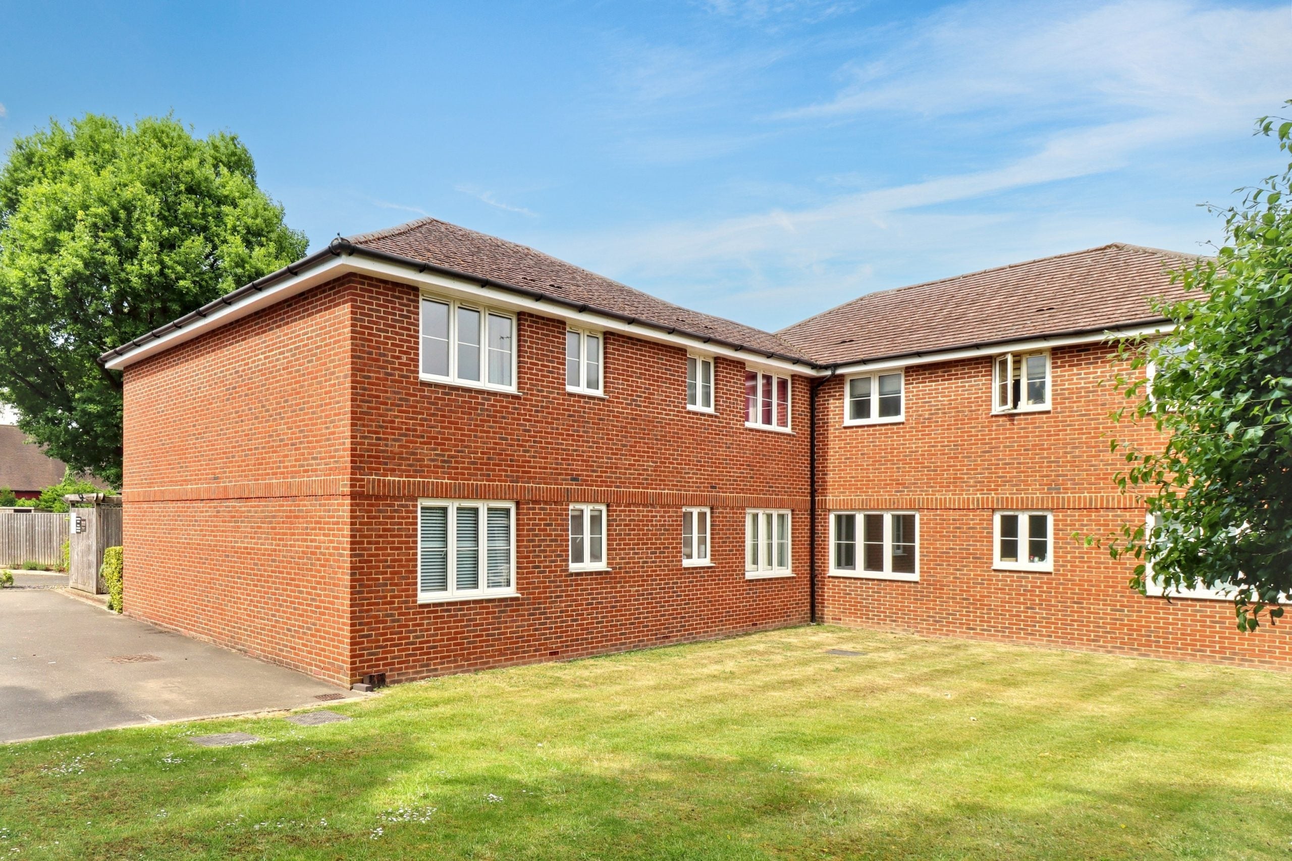 Flat Hollingsworth Mews in Watford