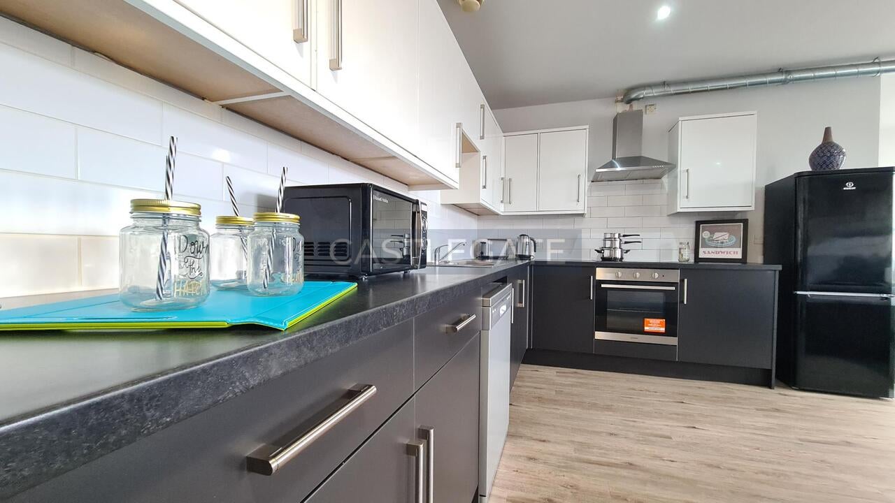 Room Threadneedle Street in Kirklees
