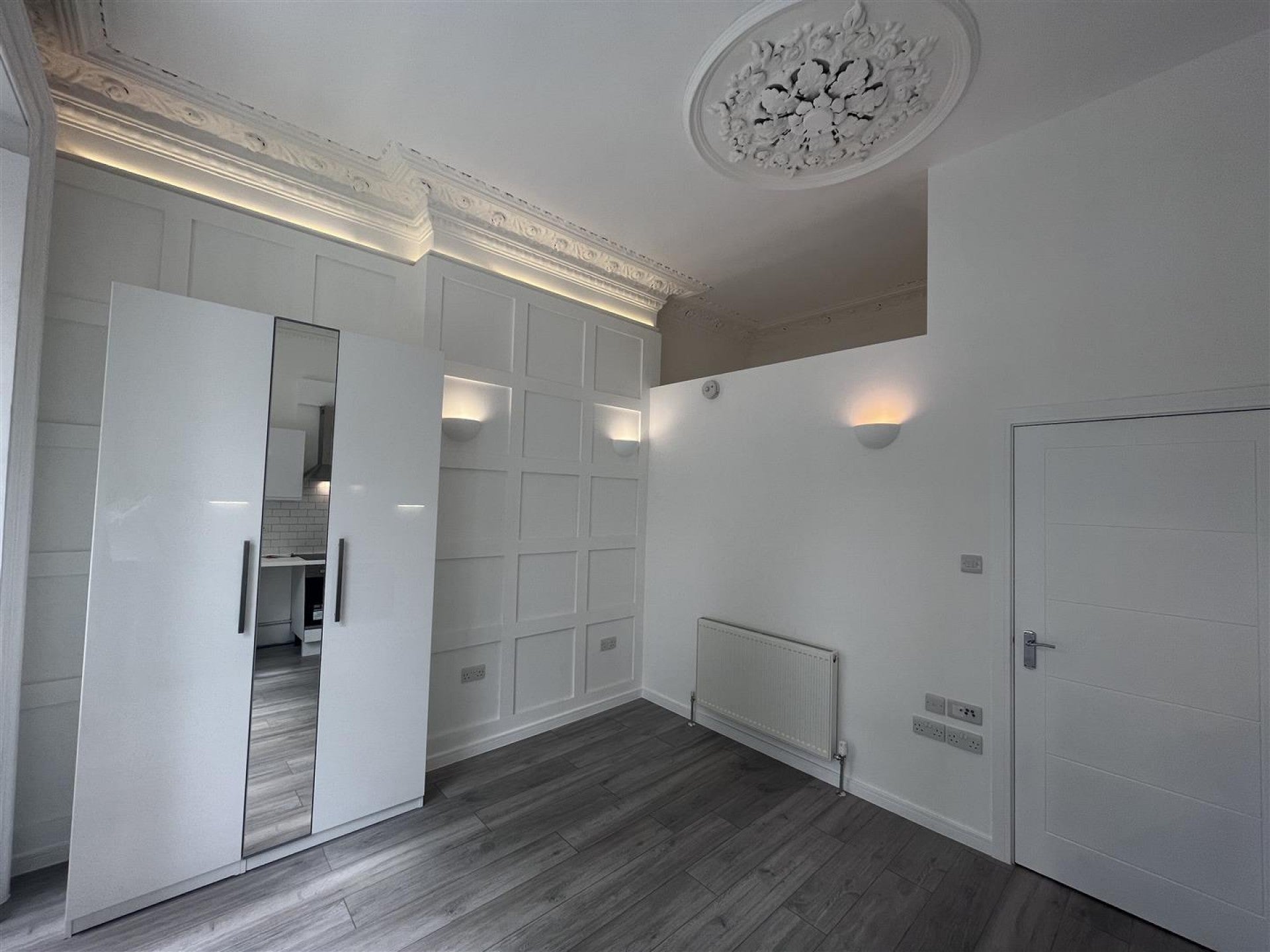 Flat Mallard Close in Greater London