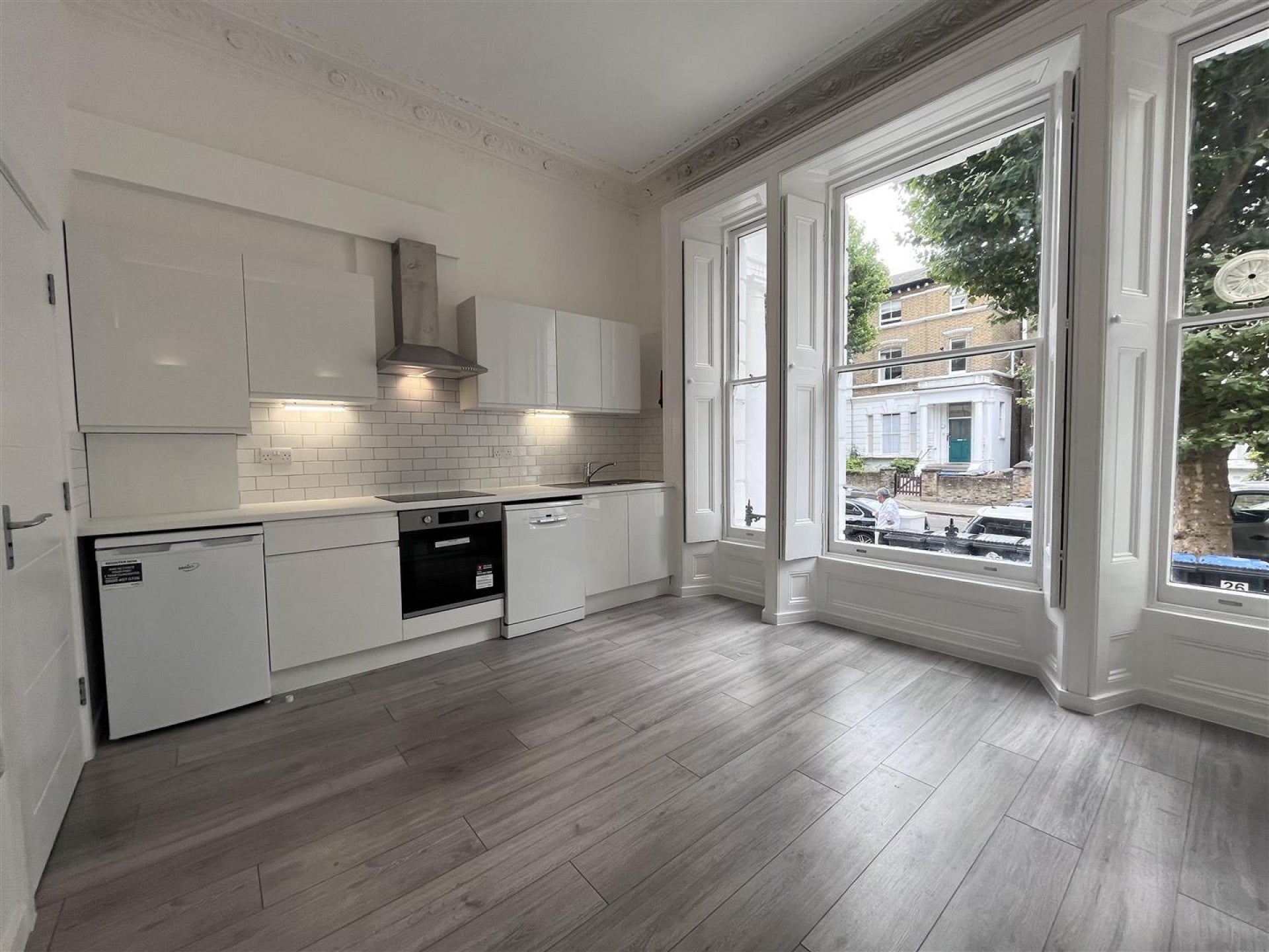 Flat Mallard Close in Greater London