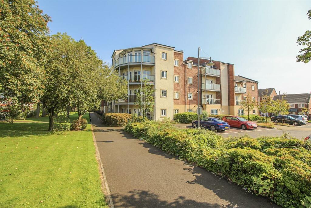 Flat Charlton Court in Newcastle upon Tyne