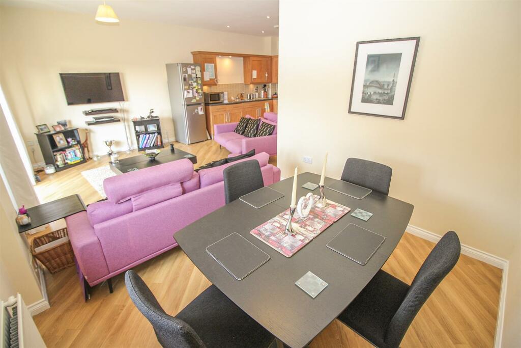 Flat Charlton Court in Newcastle upon Tyne