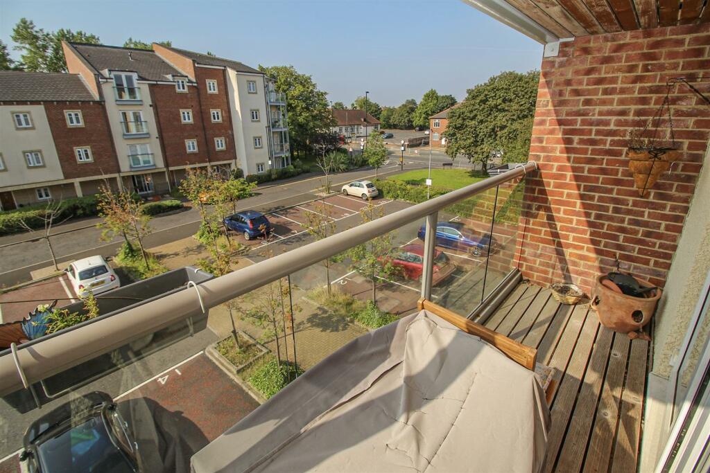 Flat Charlton Court in Newcastle upon Tyne