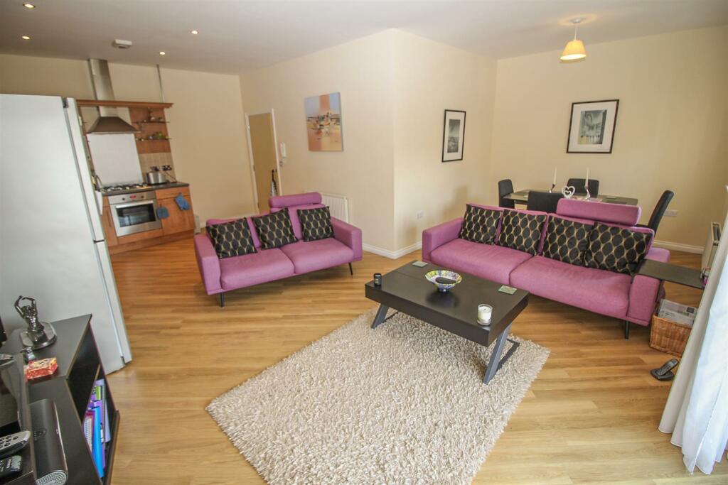 Flat Charlton Court in Newcastle upon Tyne